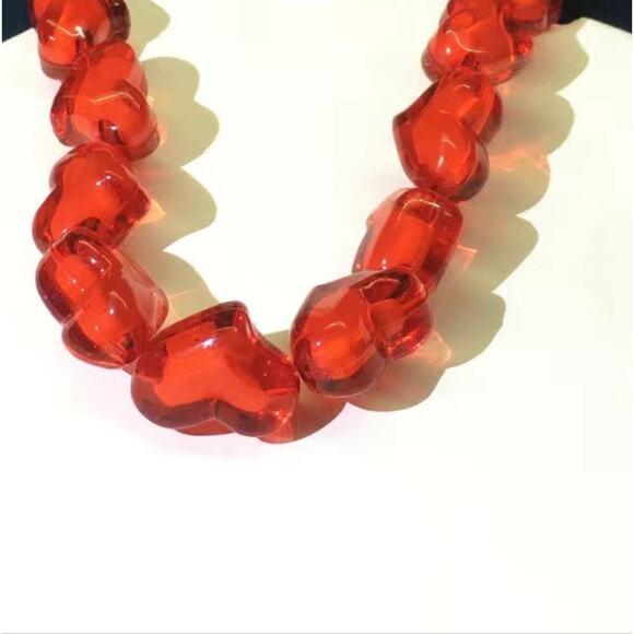 Red oversized heart beaded necklace - Picture 3 of 4